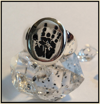 jerry hand ring